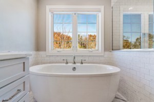 Freestanding tub